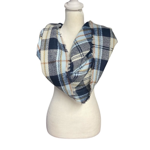 Look by M Rosarita Infinity Scarf OS Navy Cream Tan Plaid Wool Blend Fall NWT - Picture 5 of 16